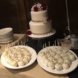 Wedding cake/Cake pops