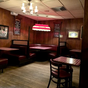 Kinchley's Tavern - Cozy booths - Pizza Near Me - Ramsey, New Jersey Kinchley's Tavern - Cozy booths - Pizza Near Me - Ramsey, New Jersey