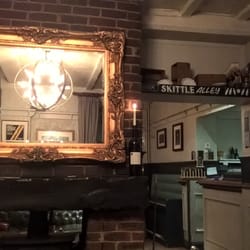 The Black Lion - Cozy!