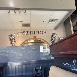Strings Italian Cafe - Inside