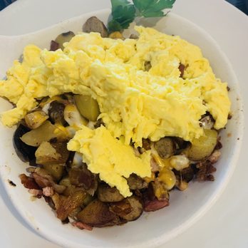 Eggsperience - Tommy Boy Skillet - Breakfast & Brunch Near Me - Elmwood Park, Illinois