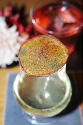 Bar Iris by null