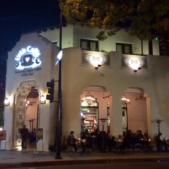 Urth Caffé-Pasadena - Cafes Near Me - Pasadena, California