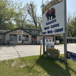Bear Store - The parking lot and entrance