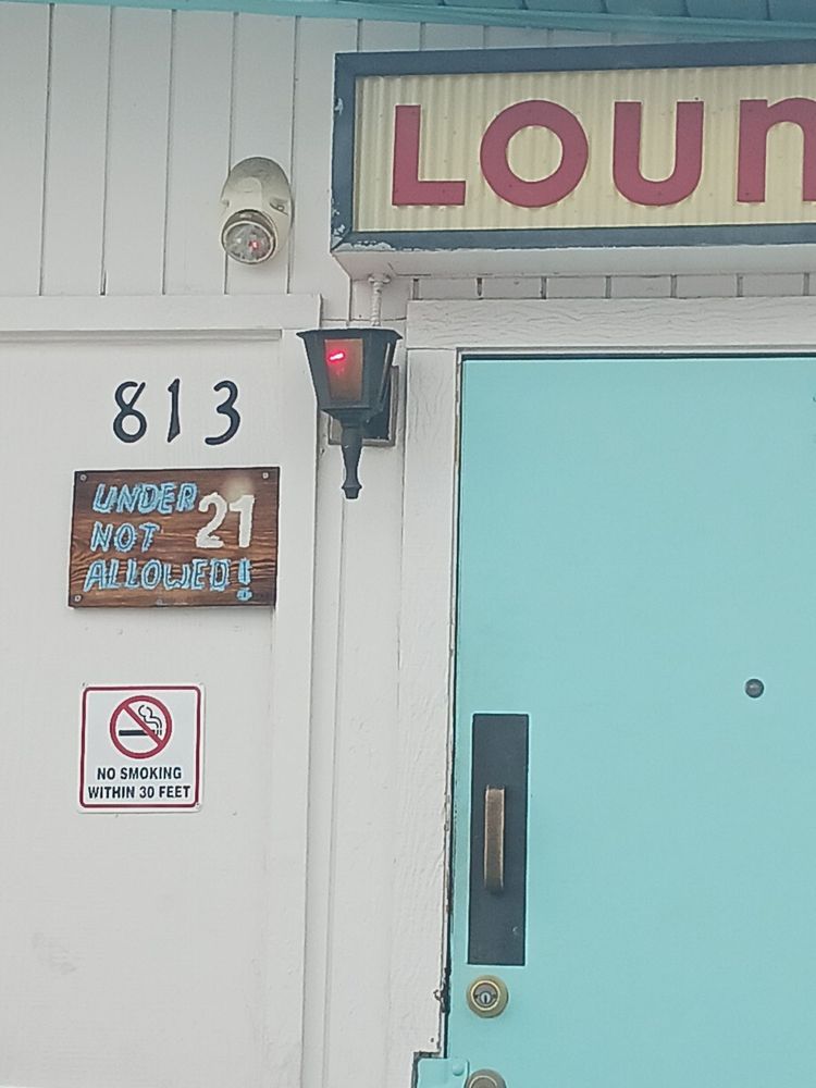 VISTA BAR Updated September 2024 12 Photos & 13 Reviews 813 S