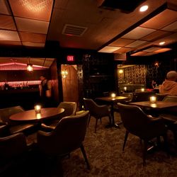 Bryant's Cocktail Lounge - Upstairs ambiance
