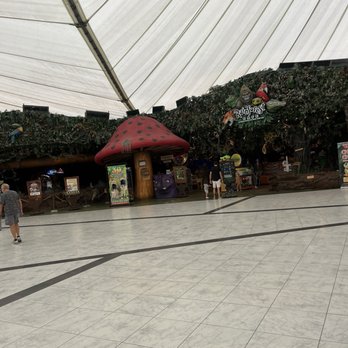 Sawgrass Mills - Courtyard - Shopping Centers Near Me - Sunrise, Florida Sawgrass Mills - Courtyard - Shopping Centers Near Me - Sunrise, Florida