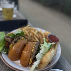 Viewpoint Brewing - Burger - came with their homemade sauce that has mayonnaise so we had it on the side.