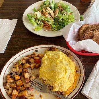Villa Basque Café - Salad, yummy. Chorizo Omelet, yummy. - Delis Near Me - Carson City, Nevada
