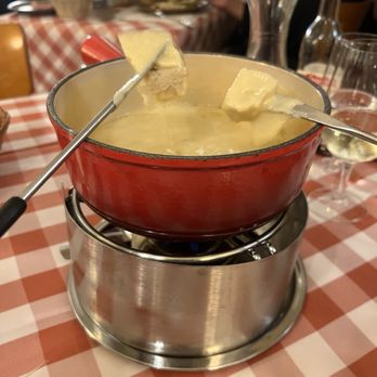 Raclette Stube - Cheese fondue - Fondue Near Me - Zürich, ZH Raclette Stube - Cheese fondue - Fondue Near Me - Zürich, ZH