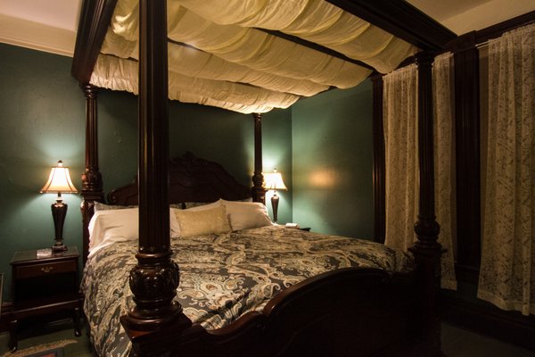 Swantown Inn by null