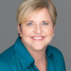 Faith Fashion & Photos - Headshot for Realtors: Barbara Bearss