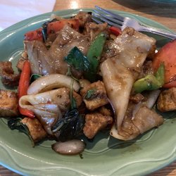 Pick Thai - Drunken Noodles with Fried Tofu (Pad Kee Mao-dinner serving)