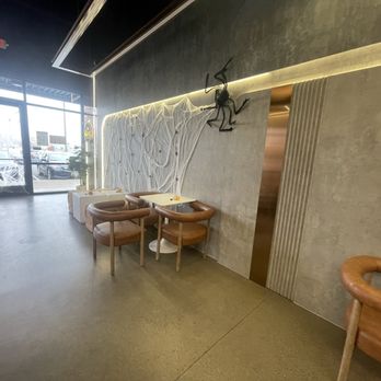 Ume Coffee & Tea - Entrance and part of seating area - Coffee & Tea Near Me - Camas, Washington