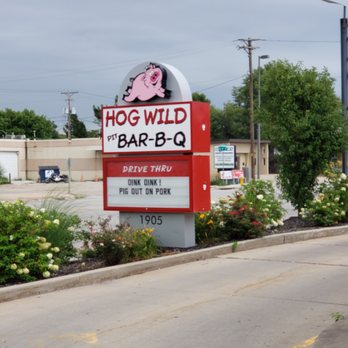 Hog Wild Pit Bar-B-Q - Sign in front of the place - Barbeque Near Me - Council Bluffs, Iowa Hog Wild Pit Bar-B-Q - Sign in front of the place - Barbeque Near Me - Council Bluffs, Iowa
