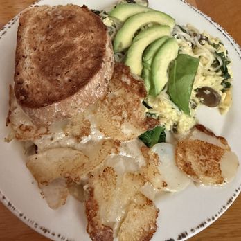 The Peach Cafe - Farm fresh scramble w/crispy scalloped potatoes - New American Near Me - Monrovia, California