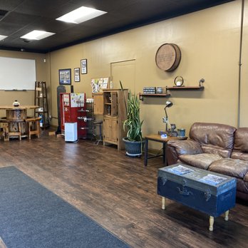 Vapor Blast - Lounge area - Vape Shops Near Me - New Whiteland, Indiana Vapor Blast - Lounge area - Vape Shops Near Me - New Whiteland, Indiana