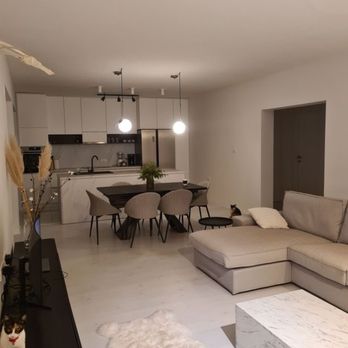 Cesar’s Cleaning & Lawncare - Airbnb living area quick clean - Office Cleaning Near Me Cesar’s Cleaning & Lawncare - Airbnb living area quick clean - Office Cleaning Near Me