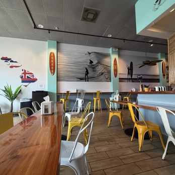 Poke Hana - Seating - Hawaiian Near Me - Orlando, Florida