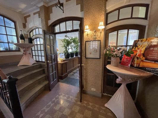 Hemmingway's Bistro by null