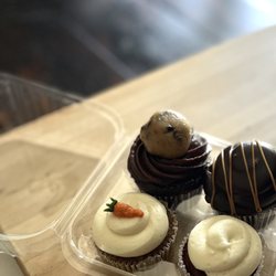 Wildly Cakes - The Gang:(Carrot+Cookie Dough+ Peanut Butter+ Red Velvet)