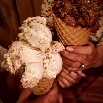 Jessop's Tavern - Butter pecan and chocolate ice cream. - American Near Me - New Castle, Delaware