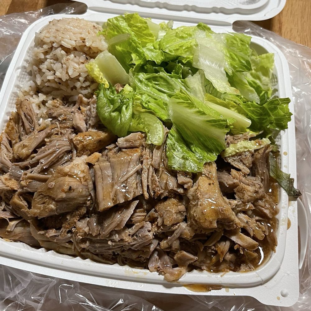 Scoopers Kitchen - Regular roast beef plate with green salad. - American Near Me - Waipahu, Hawaii Scoopers Kitchen - Regular roast beef plate with green salad. - American Near Me - Waipahu, Hawaii