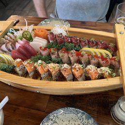 Sushi boat! Sushi boat!