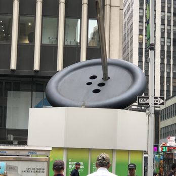 The Garment Worker - The button hole on a thread stands next to it - Landmarks & Historical Buildings Near Me - New York, New York