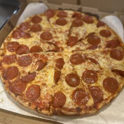 Gionino's Pizzeria of Lakemore - Large Pepperoni Pizza