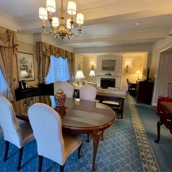 Warwick New York - Living Area (27th Floor Jr Suite) - Hotels Near Me - New York, New York Warwick New York - Living Area (27th Floor Jr Suite) - Hotels Near Me - New York, New York