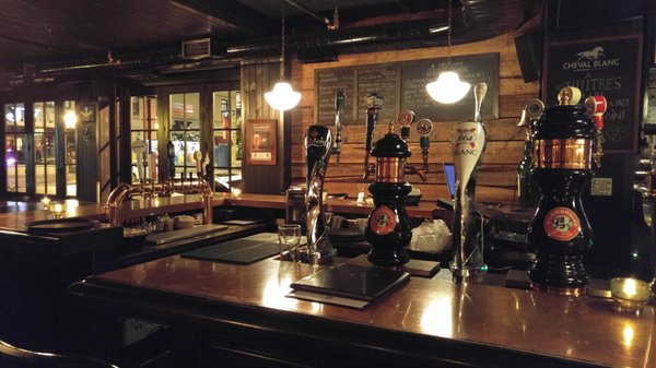 Le Trèfle Taverne Irlandaise by null