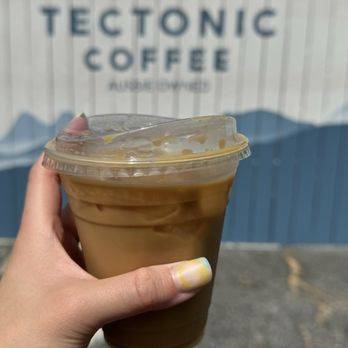 Tectonic Coffee Cafe - Vanilla Latte - Coffee & Tea Near Me - West Hollywood, California Tectonic Coffee Cafe - Vanilla Latte - Coffee & Tea Near Me - West Hollywood, California
