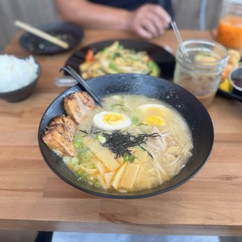 Neko Sushi & Thai - Tonkotsu Ramen - Sushi Bars Near Me - Chicago, Illinois