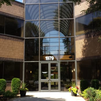 Robert Slayton & Associates - Outside of the Building - Life Insurance Near Me - Naperville, Illinois Robert Slayton & Associates - Outside of the Building - Life Insurance Near Me - Naperville, Illinois