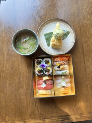 Hiromi sushi by null