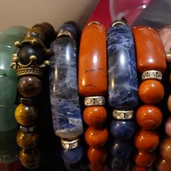 Heart Windows Art and Rock Shop - Gemstone bracelets