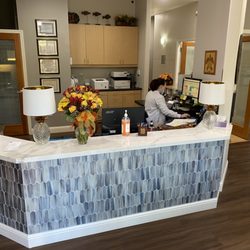 Waikiki Dental - Front desk