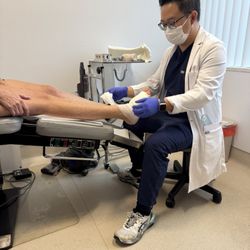 Archstone Foot and Ankle Institute - Changing bandages