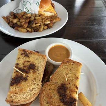 Hugo’s Restaurant - Vegan Reuben and vegan Breakfast Sandwich - Breakfast & Brunch Near Me - West Hollywood, California Hugo’s Restaurant - Vegan Reuben and vegan Breakfast Sandwich - Breakfast & Brunch Near Me - West Hollywood, California
