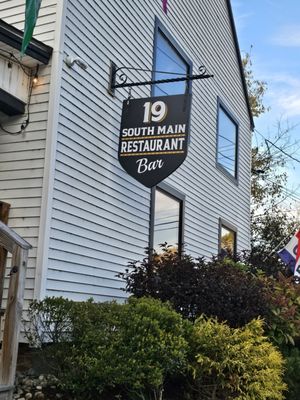 19 South Main Restaurant by null