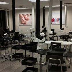 Rozell’s Nails Academy 