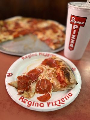 Regina Pizzeria by null