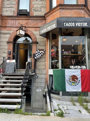 Tacos Victor Crescent by null