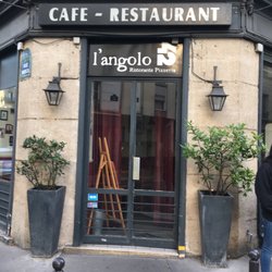 L'Angolo - Hmmm. Yelp says it opens at 7pm but it's definitely closed.