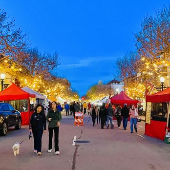 Old Monterey Marketplace - Farmers Market Near Me - Monterey, California Old Monterey Marketplace - Farmers Market Near Me - Monterey, California