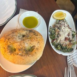 Table bread + broccolini