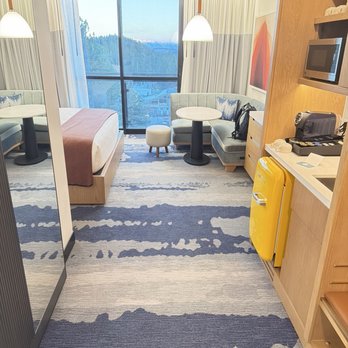 Limelight Mammoth - Entry into room - Hotels Near Me - Mammoth Lakes, California