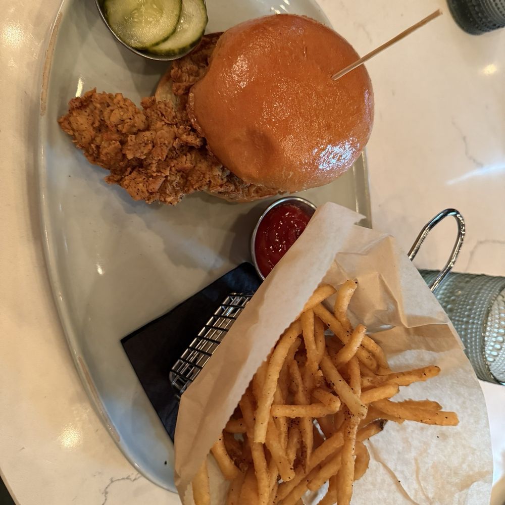 Le Chick - Chicken bun - Cocktail Bars Near Me - Miami, Florida