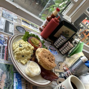 Toro Place Cafe - Bleu bacon burger - Breakfast & Brunch Near Me - Salinas, California